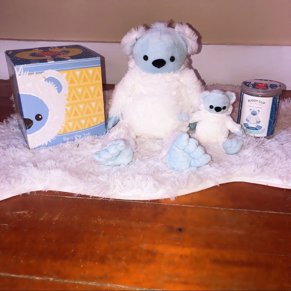 NIB Yeti Scentsy Buddy Set